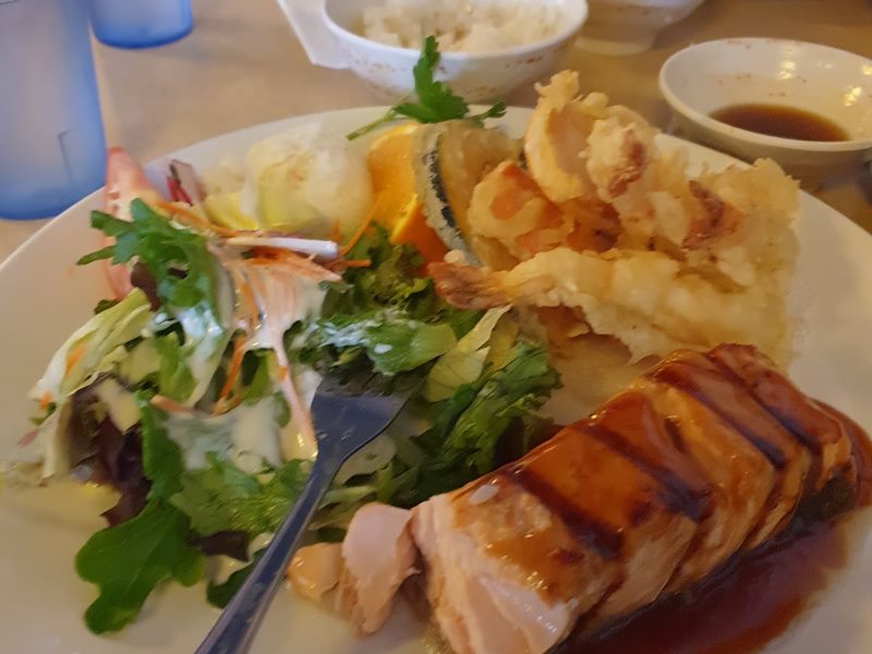 Mando's food